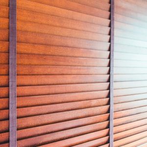 ŻALUZJE DREWNIANE I BAMBUSOWE Producent żaluzji drewnianych i bambusowych 25mm 50mm 65mm 70mm, Żaluzje drewniane elektryczne, żalzuje drewniane białe 31